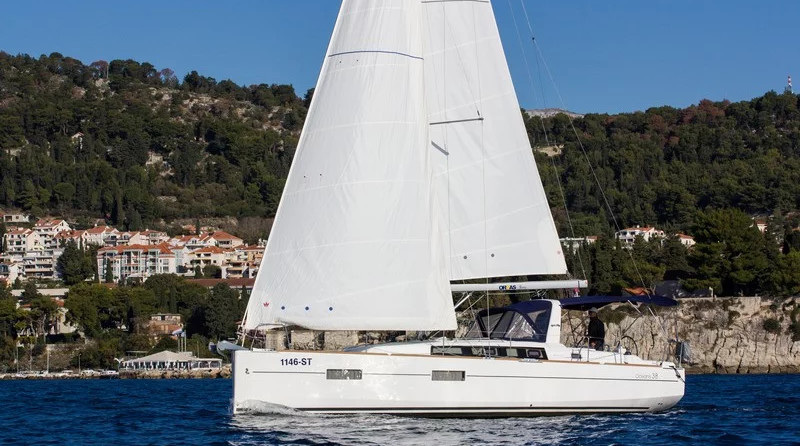 Beneteau Oceanis 38