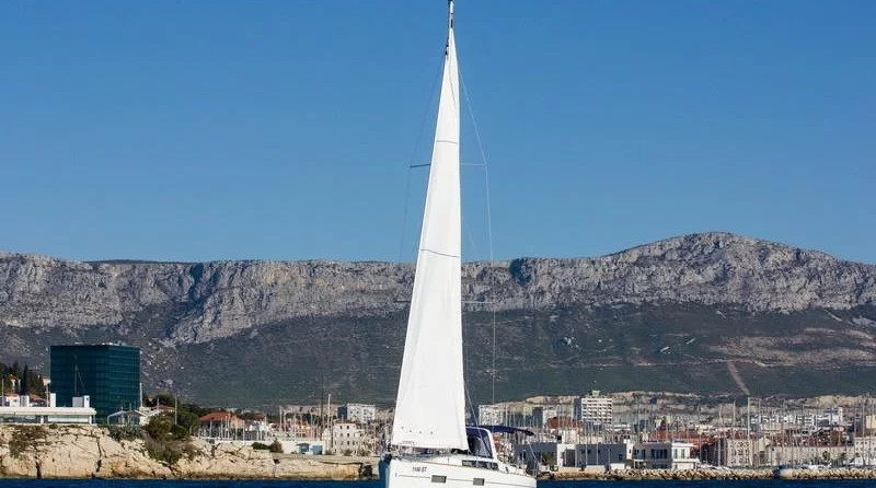 Beneteau Oceanis 38