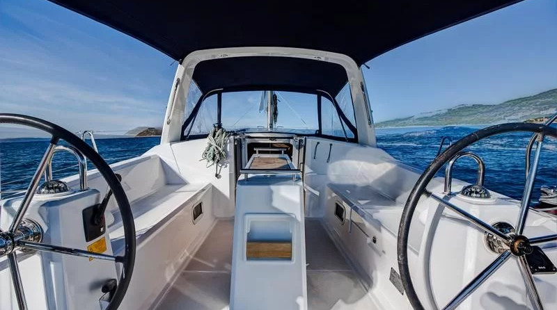 Beneteau Oceanis 38
