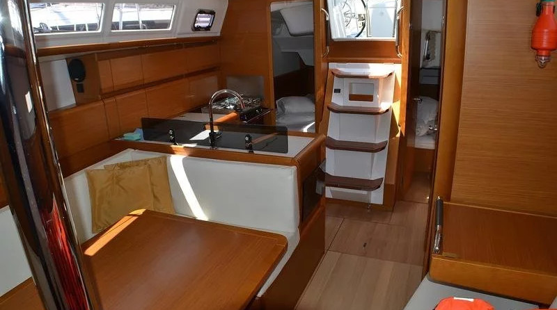 Jeanneau Sun Odyssey 379