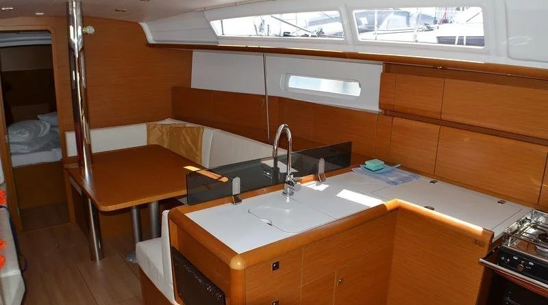 Jeanneau Sun Odyssey 379