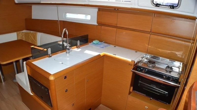 Jeanneau Sun Odyssey 379