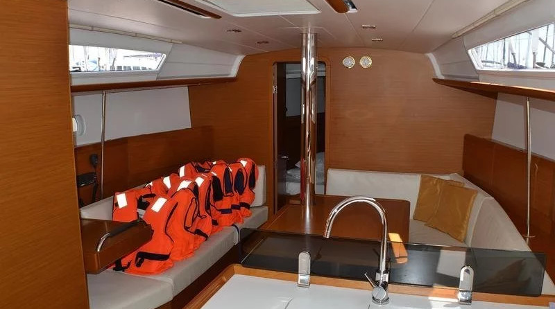 Jeanneau Sun Odyssey 379