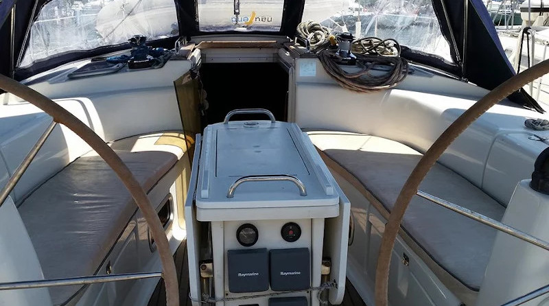 Bavaria 44