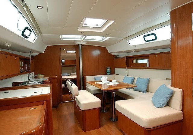 Oceanis 43