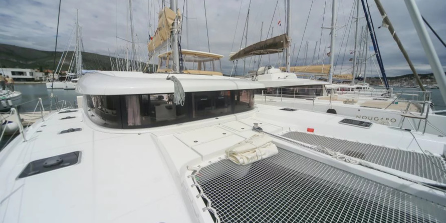 Lagoon 42 - 4 + 2 cab.