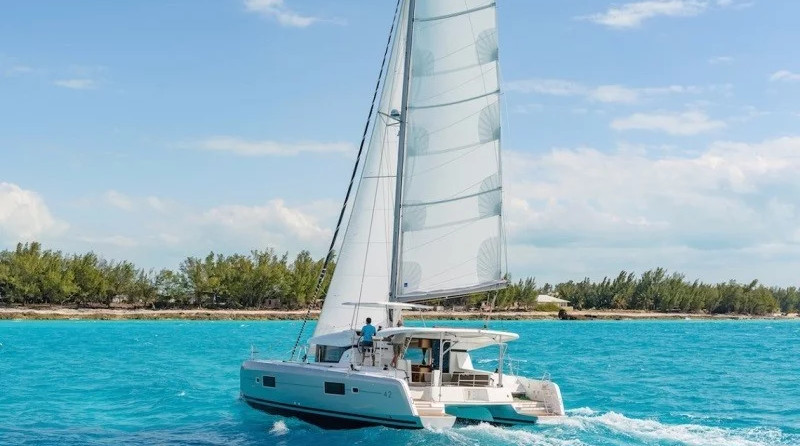 Lagoon 42 - 4 + 2 cab.