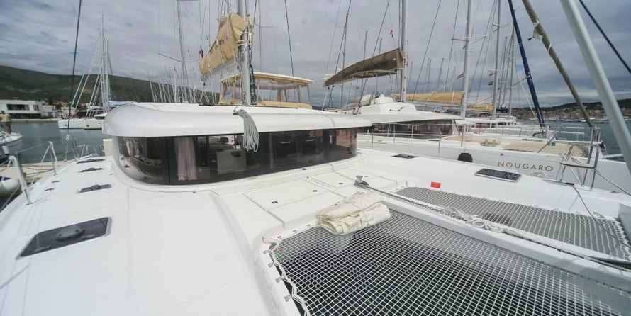 Lagoon 42 - 4 + 2 cab.