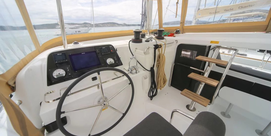 Lagoon 42 - 4 + 2 cab.