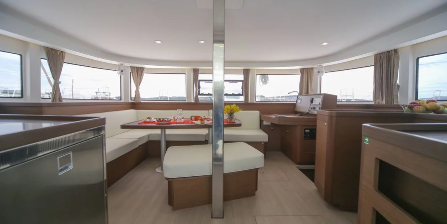 Lagoon 42 - 4 + 2 cab.