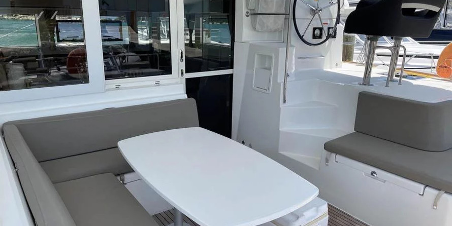 Lagoon 40 - 3 + 2 cab