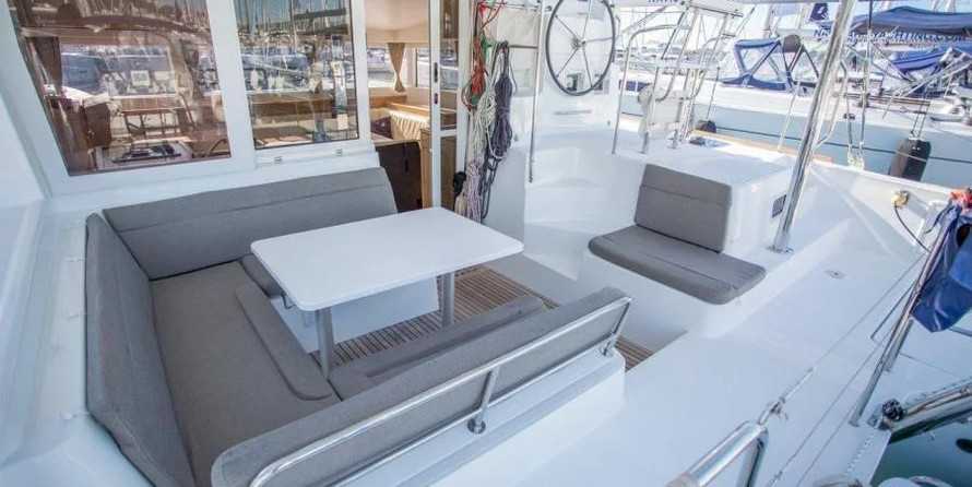 Lagoon 39 - 4 + 2 cab.