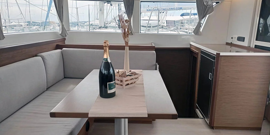 Lagoon 40 - 4 + 2 cab