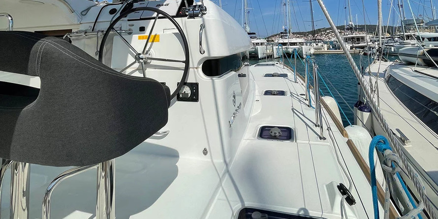 Lagoon 40 - 4 + 2 cab