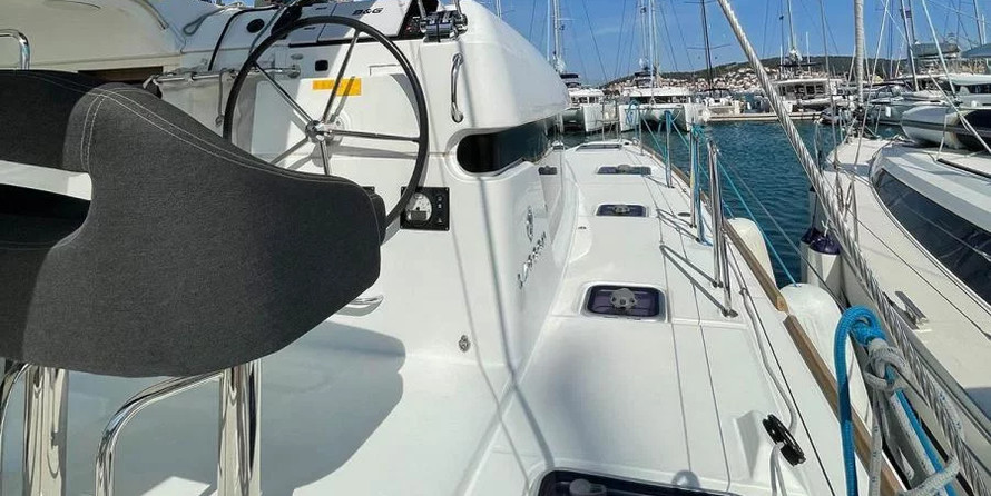 Lagoon 40 - 4 + 2 cab