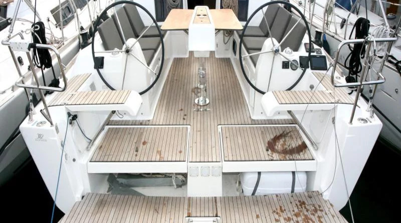 Dufour 382 Grand Large - 2 cab