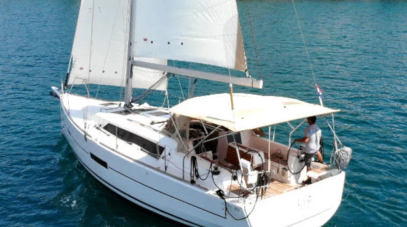 Dufour 382 Grand Large - 2 cab