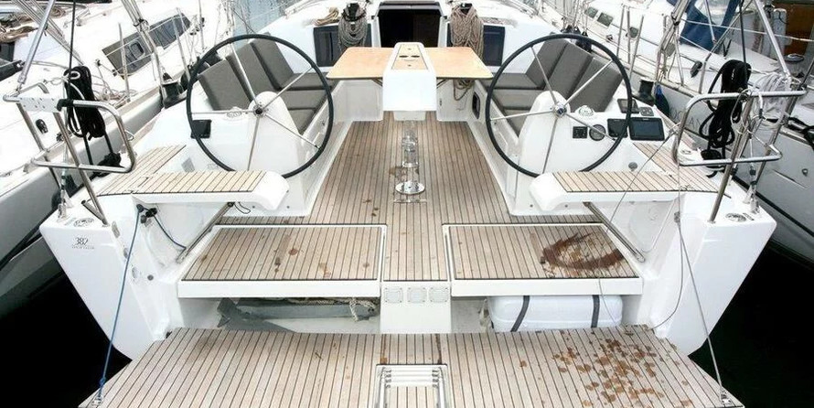 Dufour 382 GL - 2 cab.