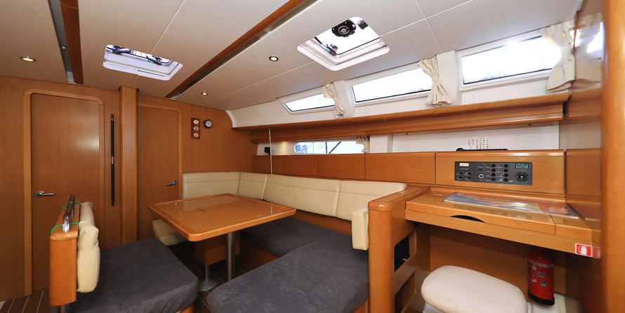 Dufour 382