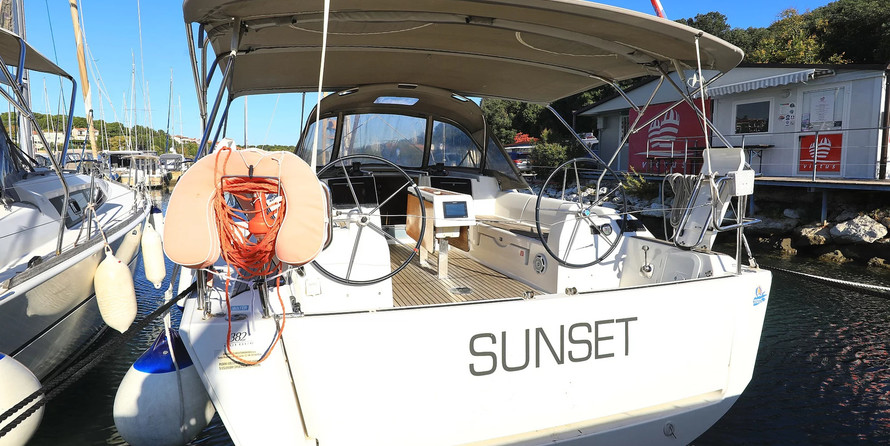 Dufour 382