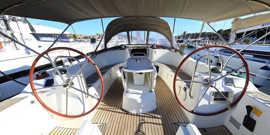 Dufour 382
