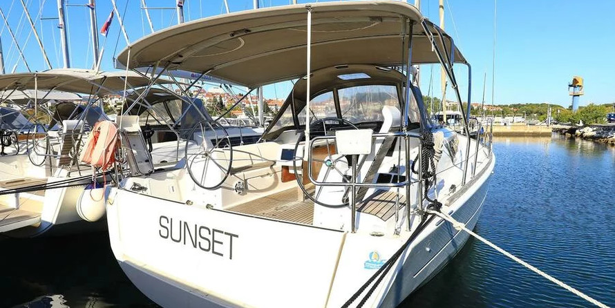 Dufour 382
