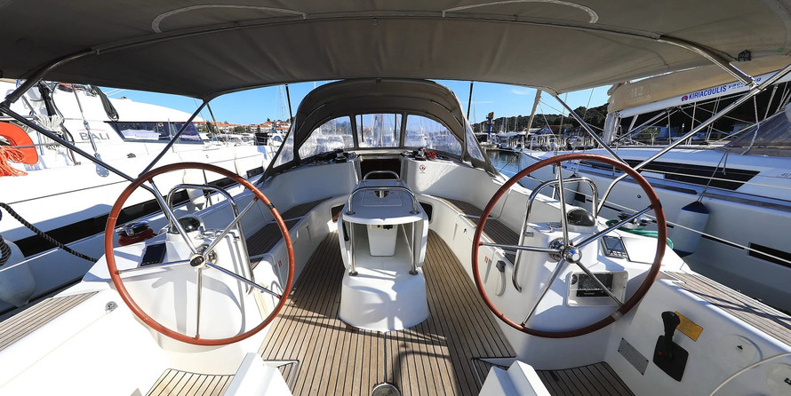 Dufour 382