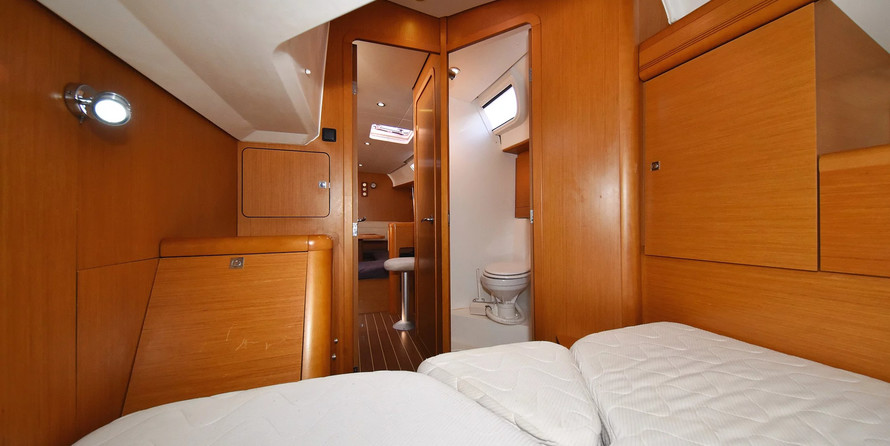 Dufour 382