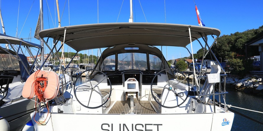 Dufour 382