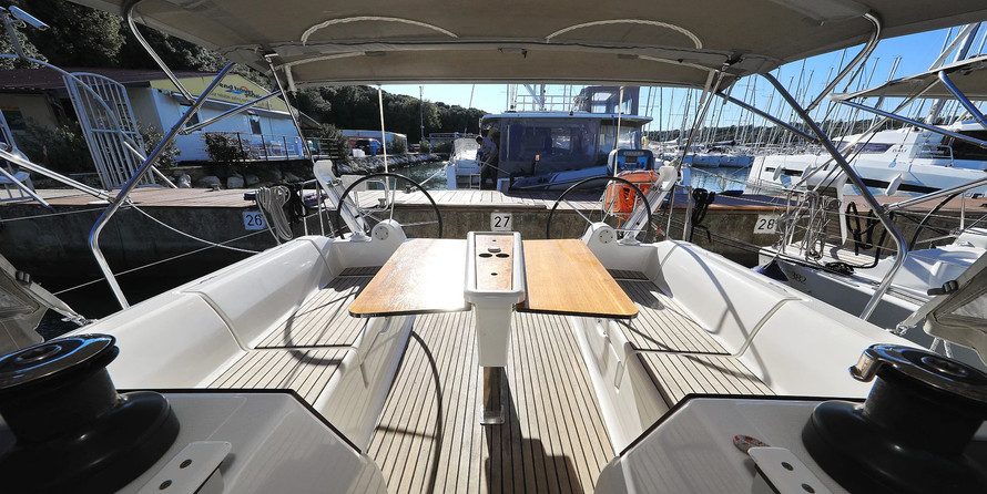Dufour 382