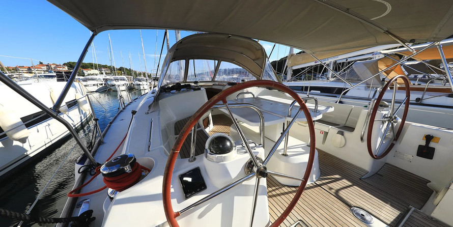 Dufour 382