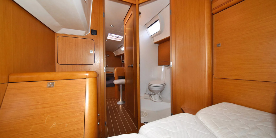 Dufour 382