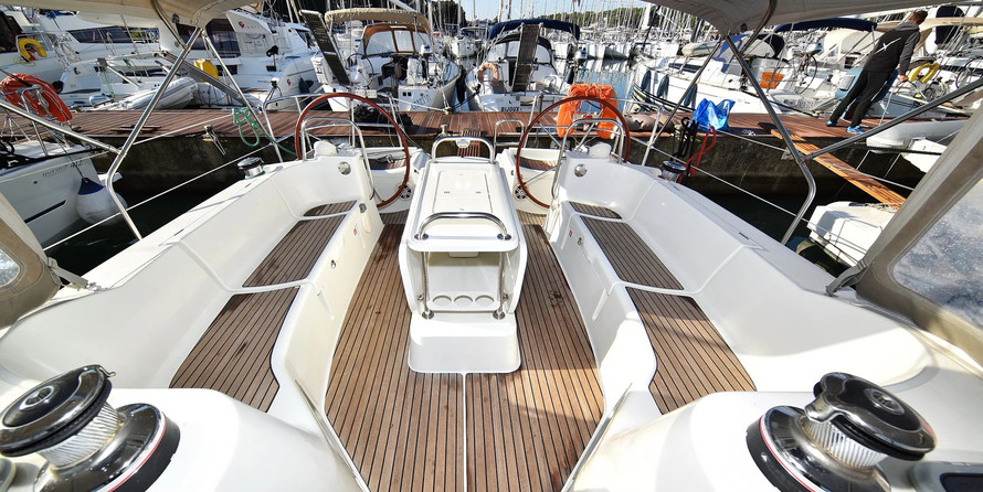 Dufour 382
