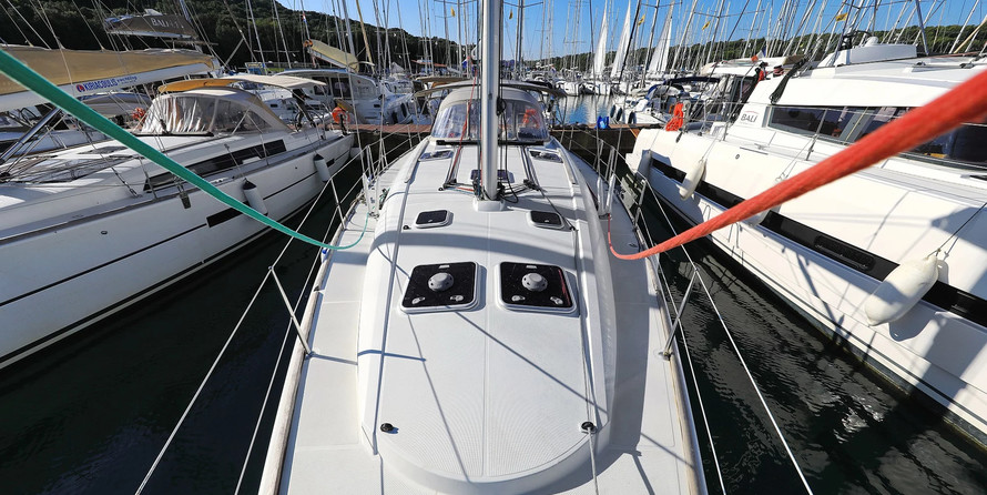 Dufour 382