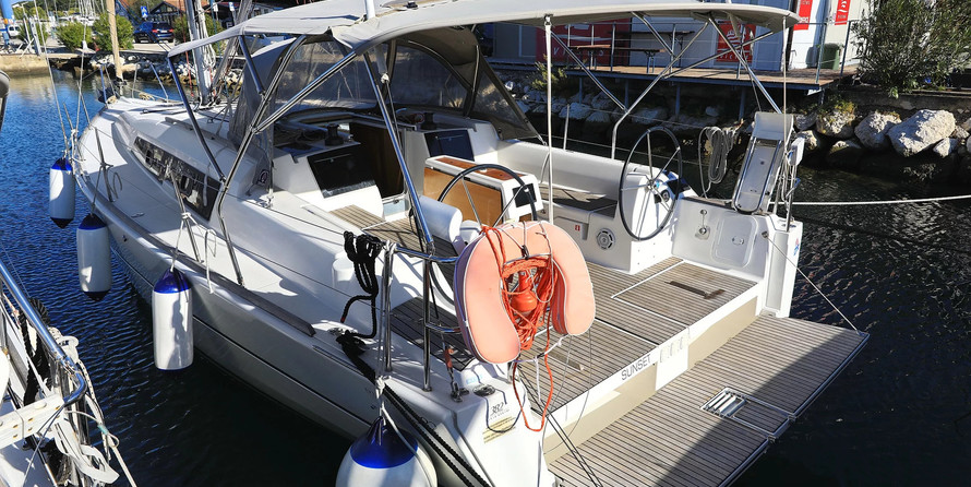 Dufour 382