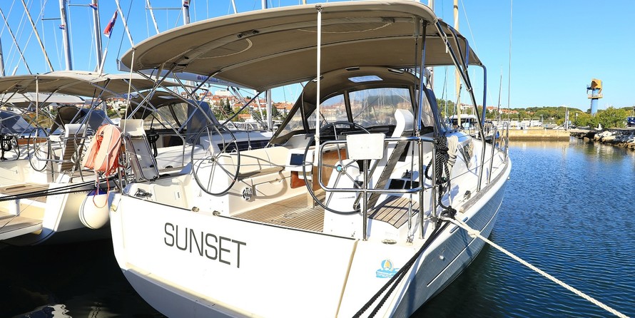 Dufour 382