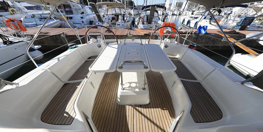 Dufour 382