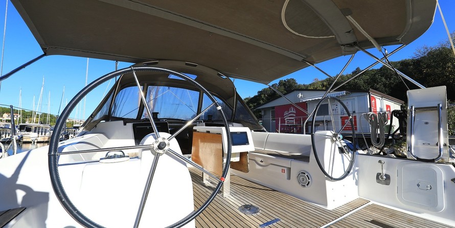 Dufour 382
