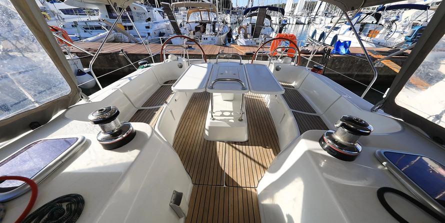 Dufour 382