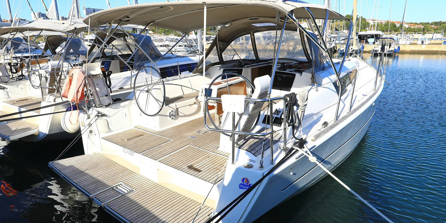 Dufour 382