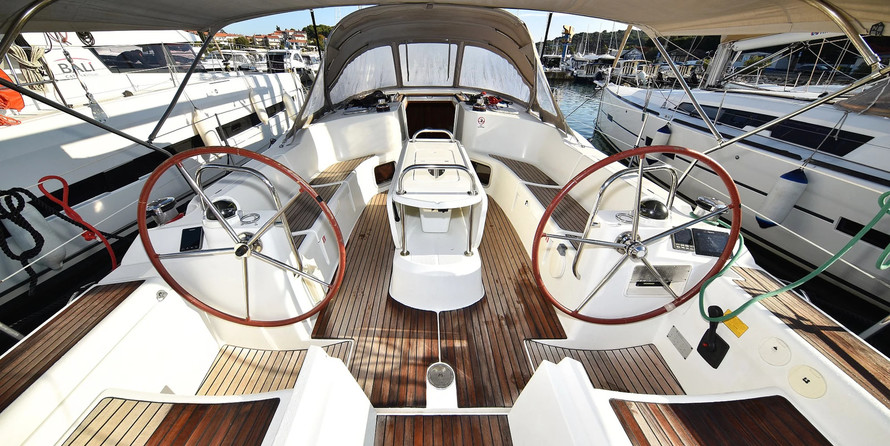 Dufour 382