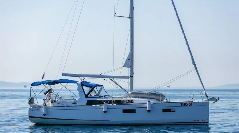 Beneteau Oceanis 38.1
