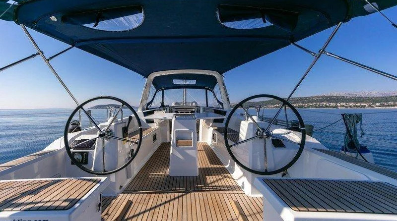 Beneteau Oceanis 38.1