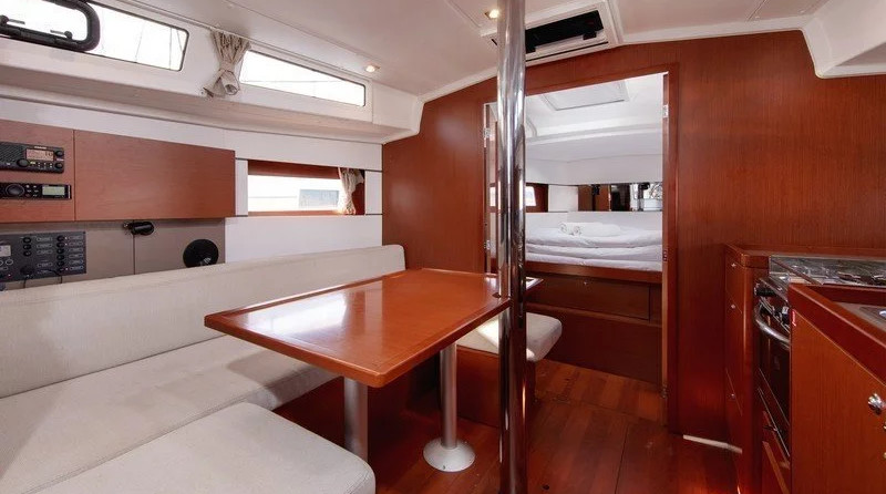 Beneteau Oceanis 38.1