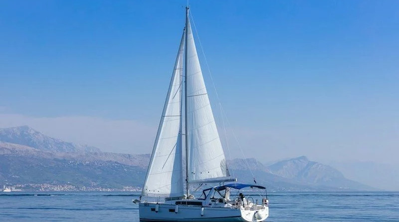 Beneteau Oceanis 38.1