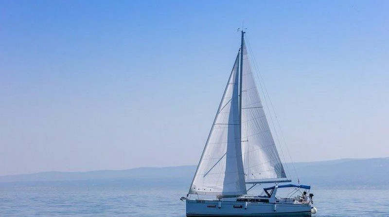 Beneteau Oceanis 38.1