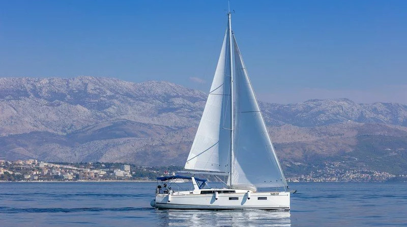 Beneteau Oceanis 38.1