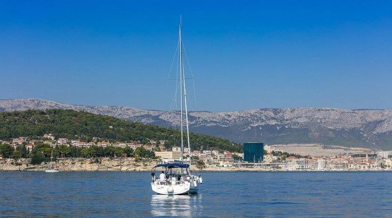 Beneteau Oceanis 38.1