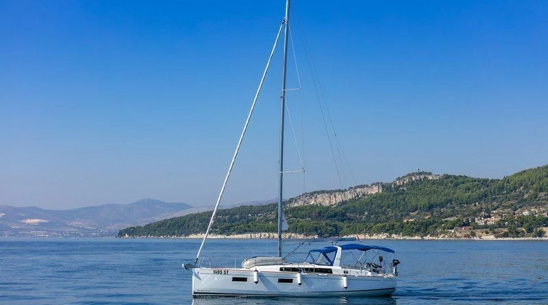 Beneteau Oceanis 38.1
