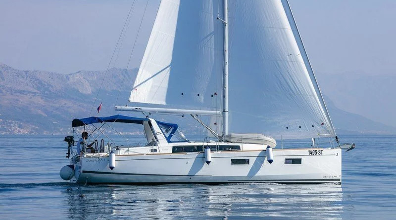 Beneteau Oceanis 38.1